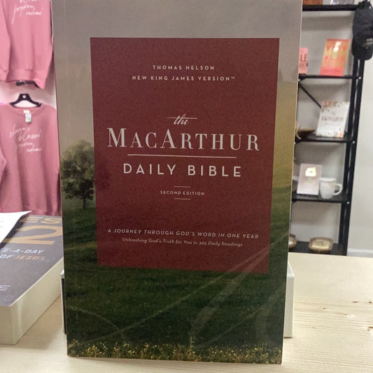 MacArthur Daily Bible